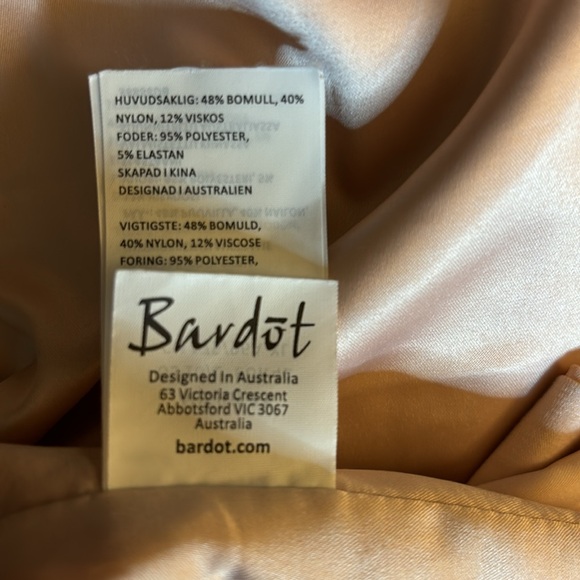 Gorgeous Bardot nude lace dress, size 10. - Picture 8 of 8